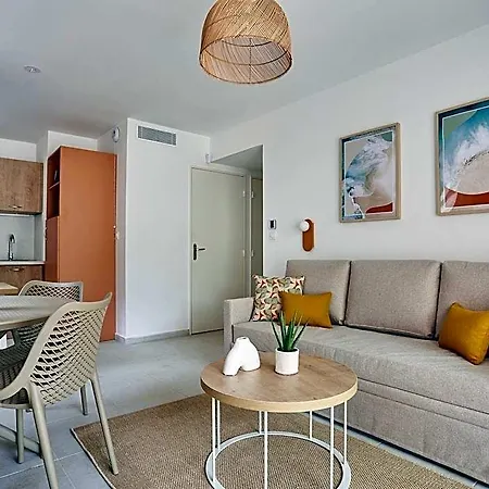 Hotel In Near Sandy Beaches Royan